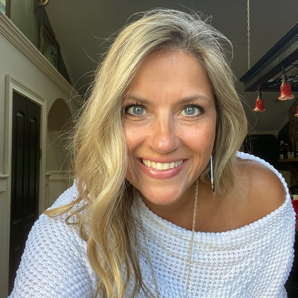 Meet your Posher, Paige - Picture 2 of 2